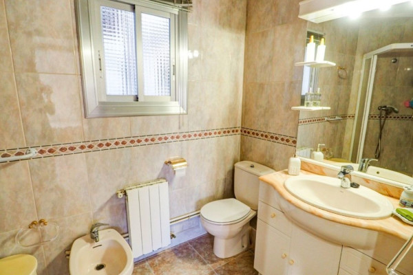#Apartamento - 4 Habitaciones 1 Baños 94 m2 | Centre, Vilanova i la Geltrú bathroom