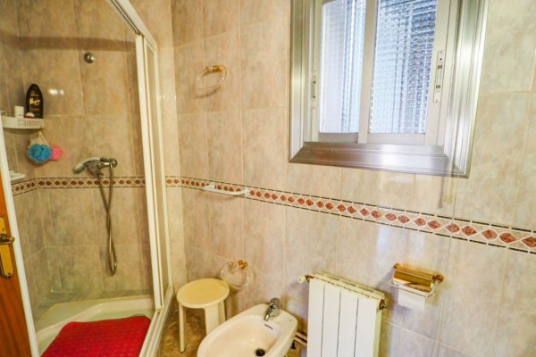 #bathroom - Apartamento - 4 Habitaciones 1 Baños 94 m2 | Centre, Vilanova i la Geltrú 