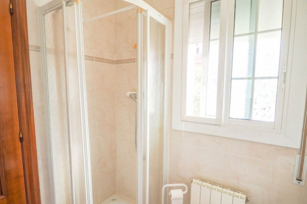 #Houses & Villas - 5 Rooms 5 Bathrooms 247 m2 | Centre Vila - La Geltrú, Vilanova i la Geltrú bathroom