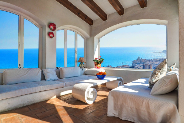#Houses & Villas - 5 Rooms 4 Bathrooms 250 m2 | Levantina, Sitges 
