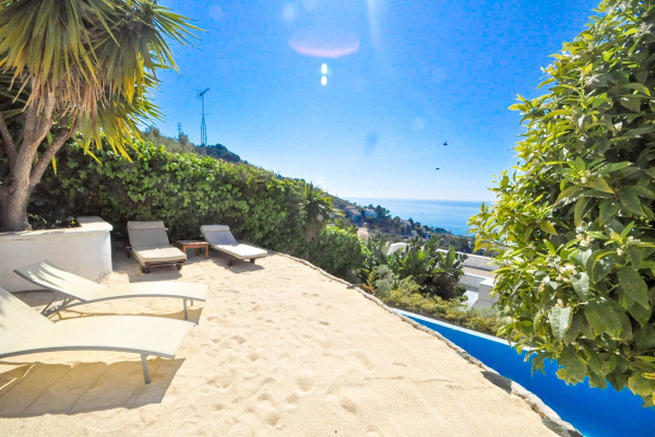 #Houses & Villas - 5 Rooms 4 Bathrooms 250 m2 | Levantina, Sitges 
