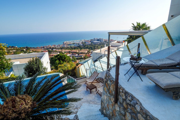 #Houses & Villas - 5 Rooms 4 Bathrooms 250 m2 | Levantina, Sitges 