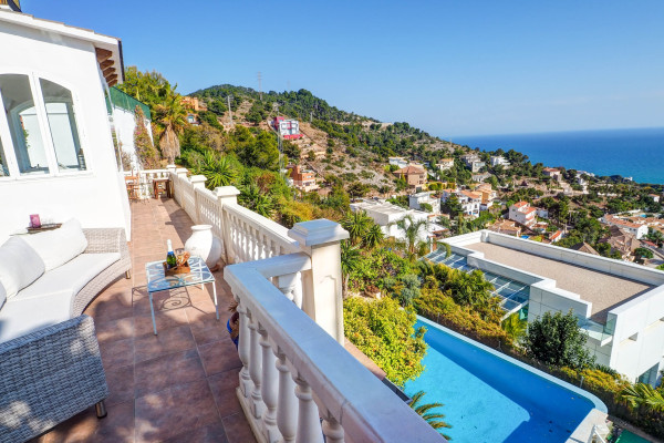 #Houses & Villas - 5 Rooms 4 Bathrooms 250 m2 | Levantina, Sitges 