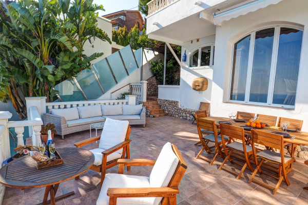 #Houses & Villas - 5 Rooms 4 Bathrooms 250 m2 | Levantina, Sitges 