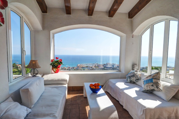 #Houses & Villas - 5 Rooms 4 Bathrooms 250 m2 | Levantina, Sitges 