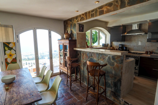 #Houses & Villas - 5 Rooms 4 Bathrooms 250 m2 | Levantina, Sitges 