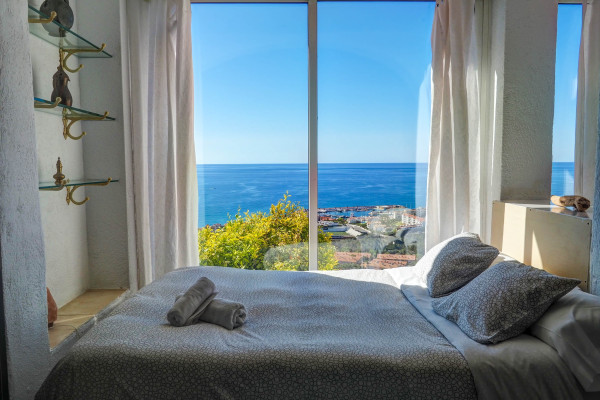 #Houses & Villas - 5 Rooms 4 Bathrooms 250 m2 | Levantina, Sitges 