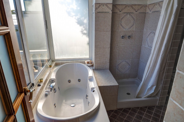 #Houses & Villas - 5 Rooms 4 Bathrooms 250 m2 | Levantina, Sitges 