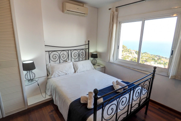 #Houses & Villas - 5 Rooms 4 Bathrooms 250 m2 | Levantina, Sitges 