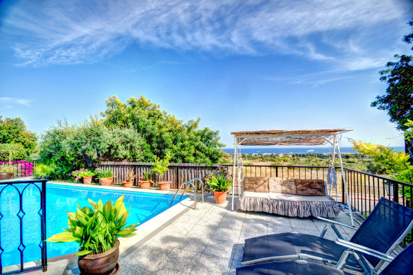 #Houses & Villas - 3 Rooms 3 Bathrooms 200 m2 | Santa Barbara, Sitges 