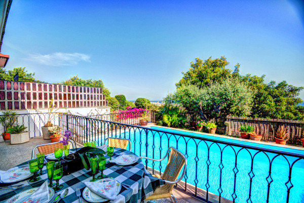 #Houses & Villas - 3 Rooms 3 Bathrooms 200 m2 | Santa Barbara, Sitges 