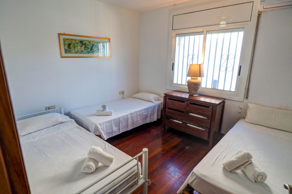 #Houses & Villas - 5 Rooms 4 Bathrooms 250 m2 | Levantina, Sitges 