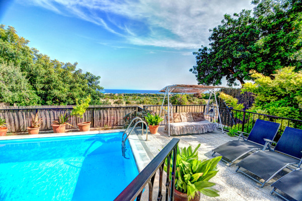 #Houses & Villas - 3 Rooms 3 Bathrooms 200 m2 | Santa Barbara, Sitges 