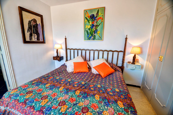 #Houses & Villas - 3 Rooms 3 Bathrooms 200 m2 | Santa Barbara, Sitges 