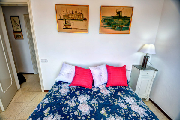 #Houses & Villas - 3 Rooms 3 Bathrooms 200 m2 | Santa Barbara, Sitges 