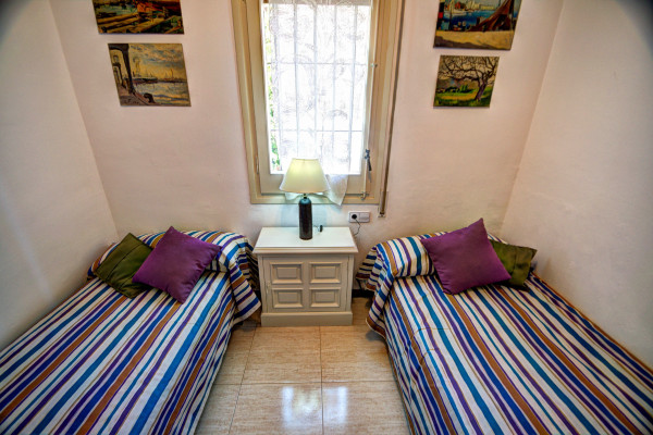 #Houses & Villas - 3 Rooms 3 Bathrooms 200 m2 | Santa Barbara, Sitges 