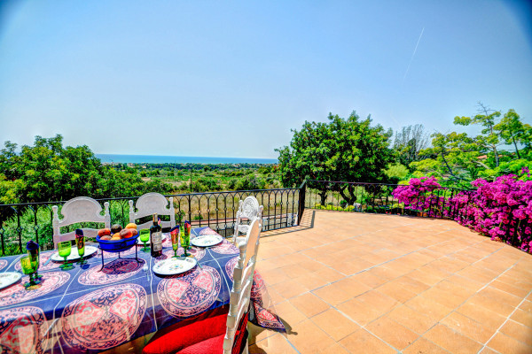 #Houses & Villas - 3 Rooms 3 Bathrooms 200 m2 | Santa Barbara, Sitges 