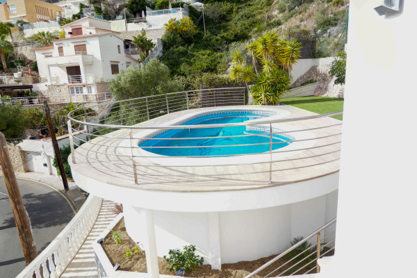 #Houses & Villas - 4 Rooms 4 Bathrooms 370 m2 | Levantina, Sitges 