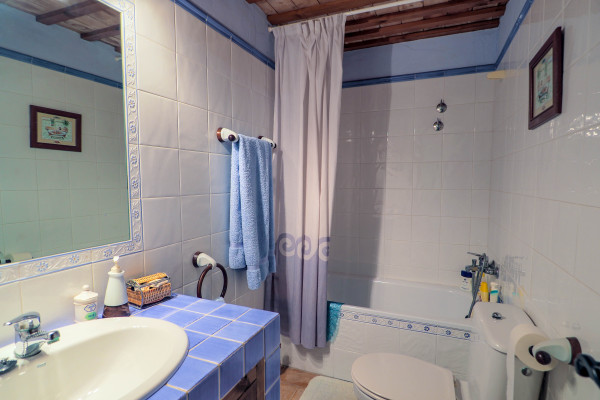 #Houses & Villas - 4 Rooms 3 Bathrooms 203 m2 | , Sant Pere de Ribes 