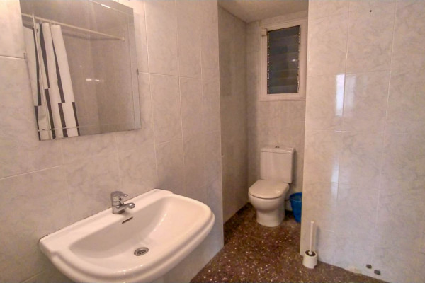 #Apartment - 4 Rooms 2 Bathrooms 107 m2 | Eixample, Barcelona Baño