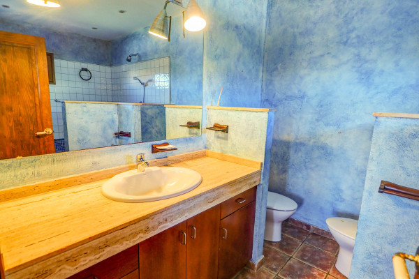 #Houses & Villas - 6 Rooms 2 Bathrooms 525 m2 | Canyelles, Canyelles 