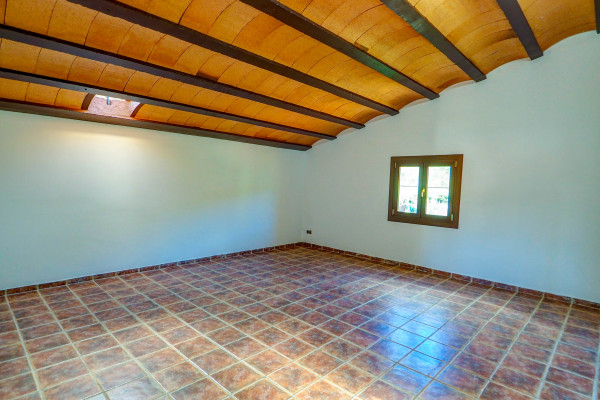 #Maisons & Villas - 6 Chambres 2 Salle de bain 525 m2 | Canyelles, Canyelles 