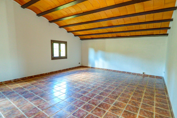 #Maisons & Villas - 6 Chambres 2 Salle de bain 525 m2 | Canyelles, Canyelles 