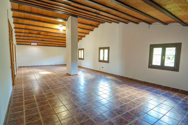 #Maisons & Villas - 6 Chambres 2 Salle de bain 525 m2 | Canyelles, Canyelles 
