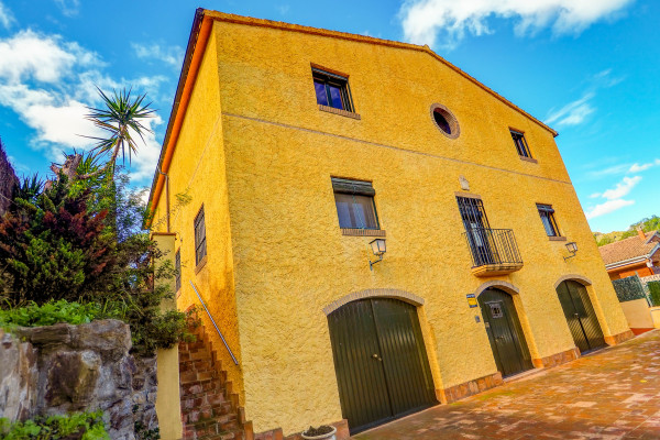 #Maisons & Villas - 6 Chambres 2 Salle de bain 525 m2 | Canyelles, Canyelles 