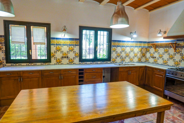 #Maisons & Villas - 6 Chambres 2 Salle de bain 525 m2 | Canyelles, Canyelles 