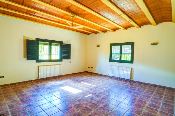 #Maisons & Villas - 6 Chambres 2 Salle de bain 525 m2 | Canyelles, Canyelles 