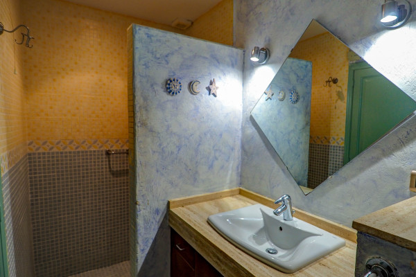 #Houses & Villas - 6 Rooms 2 Bathrooms 525 m2 | Canyelles, Canyelles 