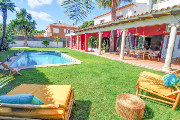 #Houses & Villas - 6 Rooms 6 Bathrooms 526 m2 | Vinyet-Terramar, Sitges 