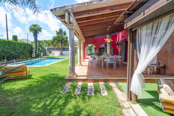 #Houses & Villas - 6 Rooms 6 Bathrooms 526 m2 | Vinyet-Terramar, Sitges 