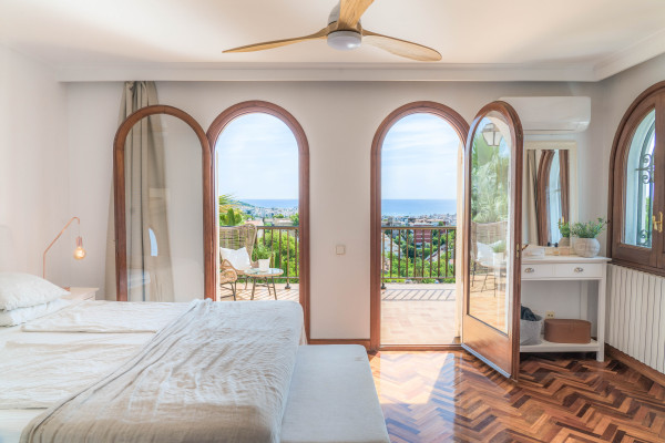 #Casas & Villas - 6 Habitaciones 5 Baños 591 m2 | Vallpineda, Sitges 