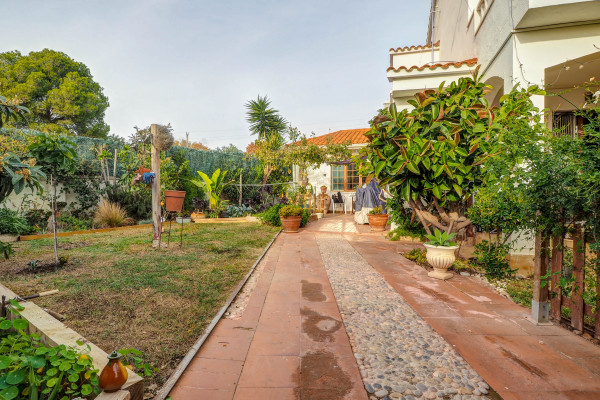# - Casas & Villas - 4 Habitaciones 2 Baños 155 m2 | , Sant Pere de Ribes 