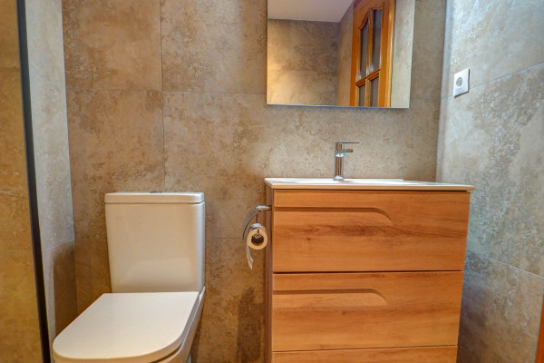 #Houses & Villas - 6 Rooms 3 Bathrooms 218 m2 | Levantina, Sitges Baño