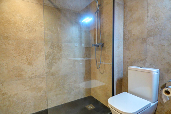 #Maisons & Villas - 6 Chambres 3 Salle de bain 218 m2 | Levantina, Sitges Baño