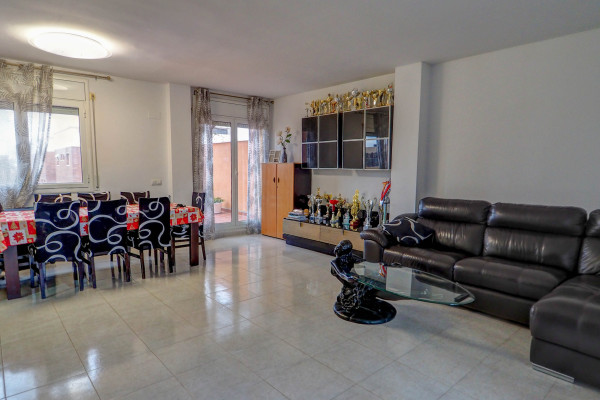 # - Apartamento - 3 Habitaciones 2 Baños 168 m2 | Les Salines, Cubelles 