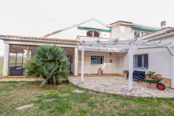 #Houses & Villas - 5 Rooms 3 Bathrooms 509 m2 | mas mestres, Olivella Fachada