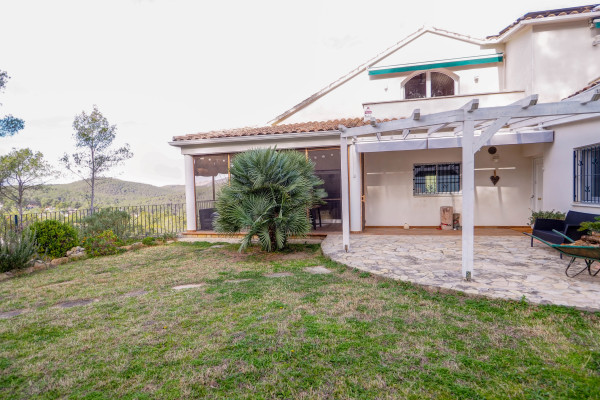 #Houses & Villas - 5 Rooms 3 Bathrooms 509 m2 | mas mestres, Olivella Entrada