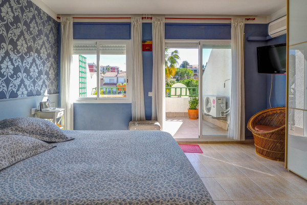 #Houses & Villas - 4 Rooms 3 Bathrooms 213 m2 | , Sant Pere de Ribes Dormitorio
