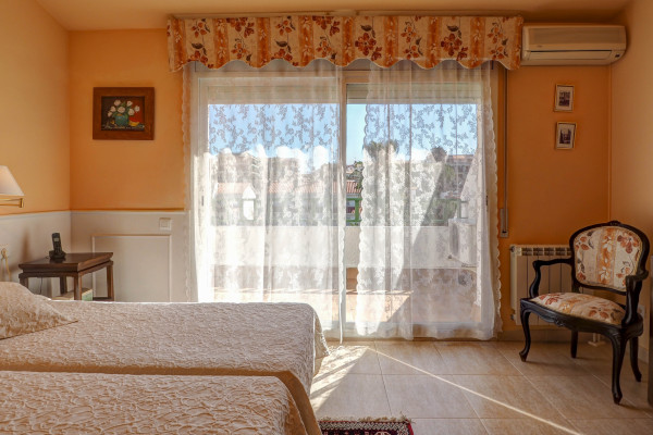 #Houses & Villas - 4 Rooms 3 Bathrooms 213 m2 | , Sant Pere de Ribes Dormitorio