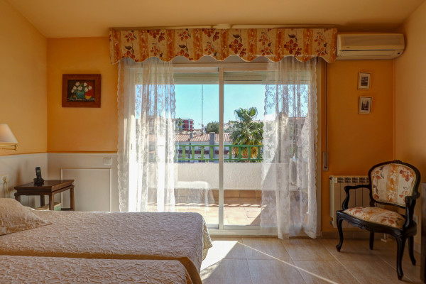 #Maisons & Villas - 4 Chambres 3 Salle de bain 213 m2 | , Sant Pere de Ribes Dormitorio