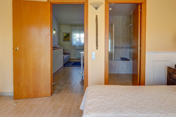 #Houses & Villas - 4 Rooms 3 Bathrooms 213 m2 | , Sant Pere de Ribes Dormitorio