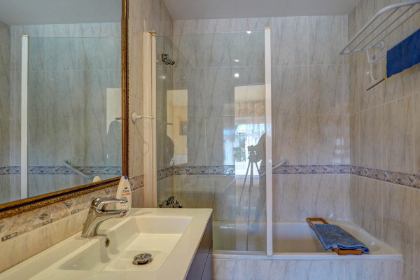 #Maisons & Villas - 4 Chambres 3 Salle de bain 213 m2 | , Sant Pere de Ribes Baño