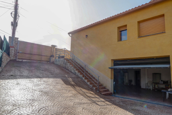 #Houses & Villas - 4 Rooms 2 Bathrooms 265 m2 | cal suria, Olivella 