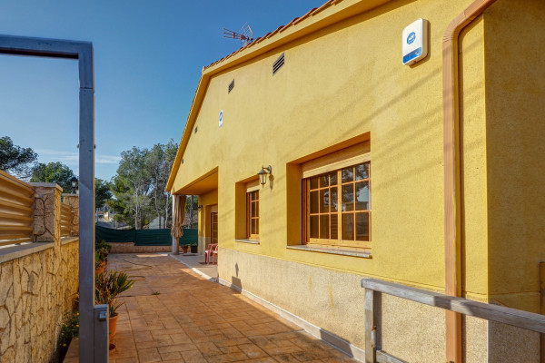 #Houses & Villas - 4 Rooms 2 Bathrooms 265 m2 | cal suria, Olivella 