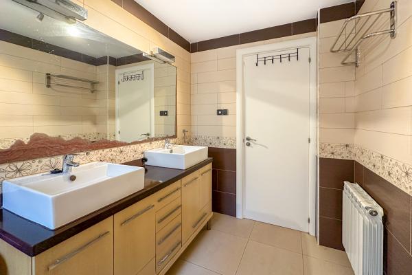 #52816 - House - Las Palmeras, Canyelles | Houses for Sale | Hello Homes Sitges