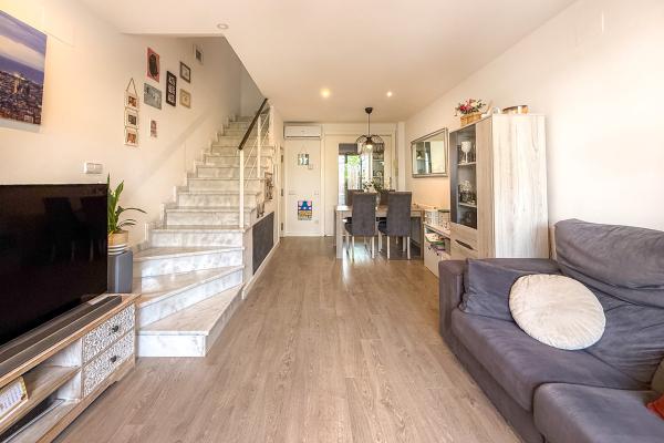 #54529 - Haus - Centre, Sant Pere de Ribes | Häuser zum Verkauf | Hello Homes Sitges